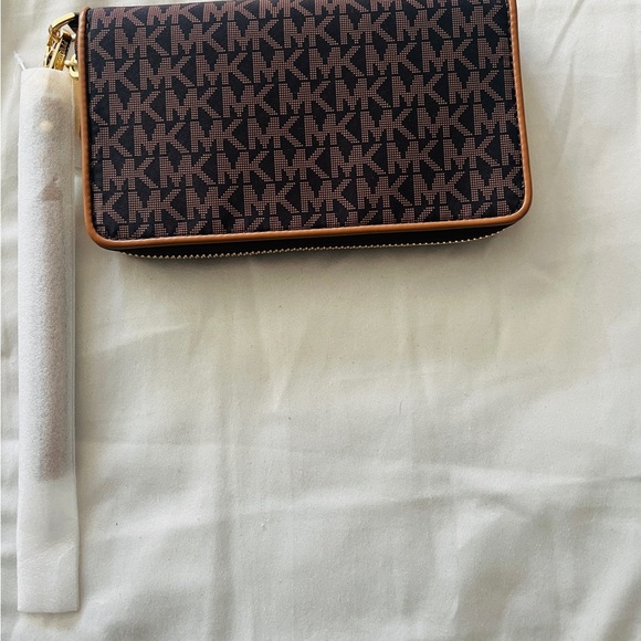 Michael Kors ‘NEW’ Jet Set Travel Women's Wristlet Wallet Brown MK Signature - Picture 12 of 13